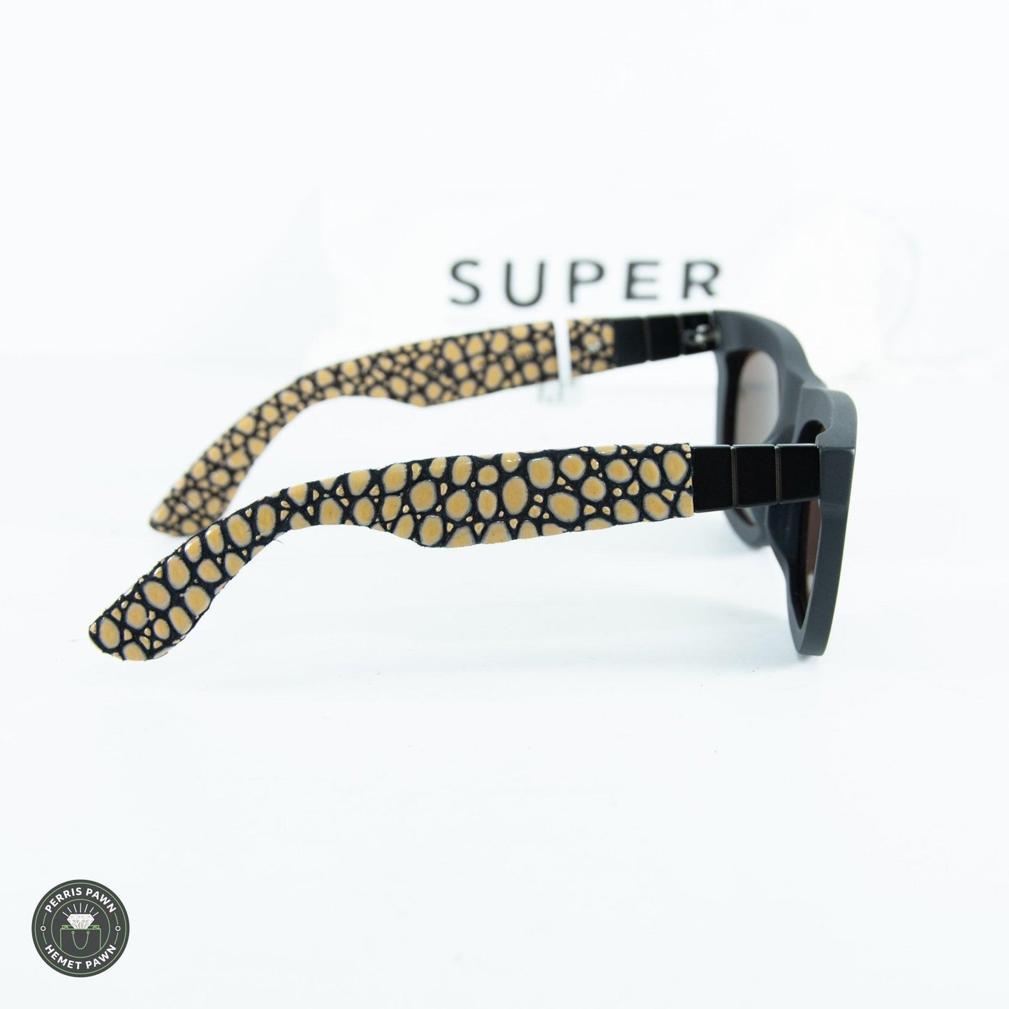 Retrosuperfuture Gafas de Sol Cuadradas Modificadas Negras con Funda - ipawnishop.com